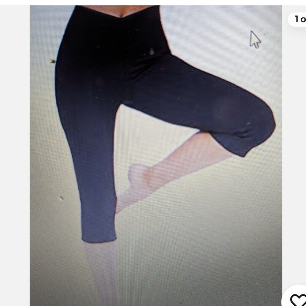 Topyogas Women's Black capri yoga Leggings. Size S black